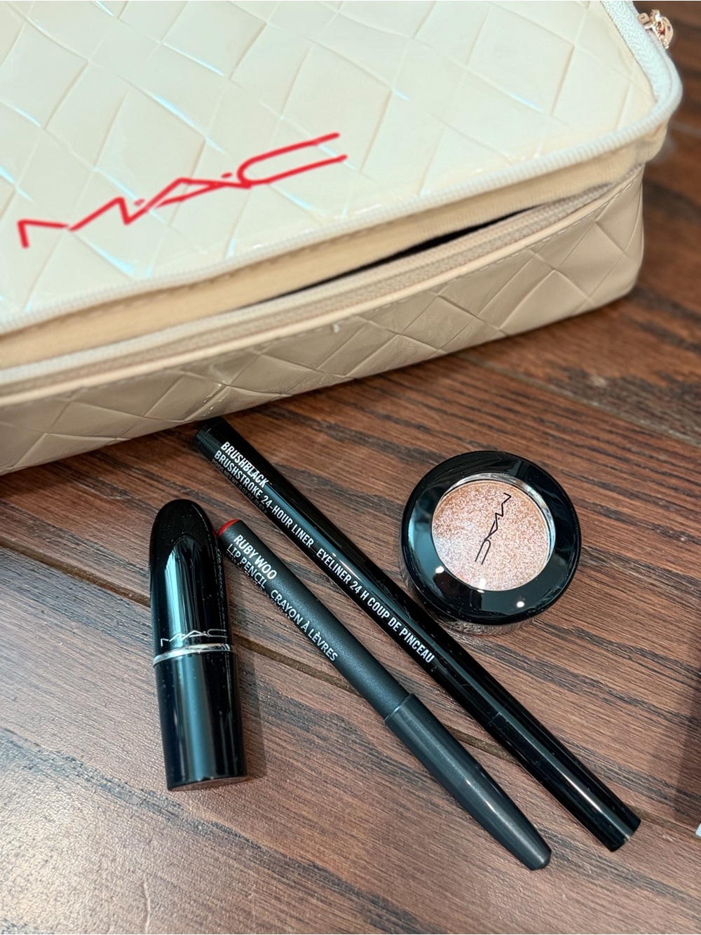 MAC Cosmetics 4-Pc Makeup Gift Set Lipstick Eyeshadow Liner Lip Pencil + Bag NEW